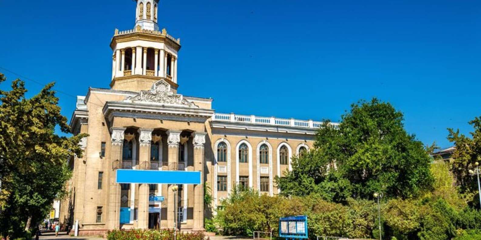 Bishkek: Private custom tour with a local guide