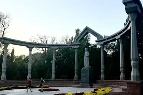 Bishkek: Walking tour with a Local Guide