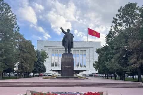 Bishkek : USSR History, Soviet Architects ,Statues & Mosaics