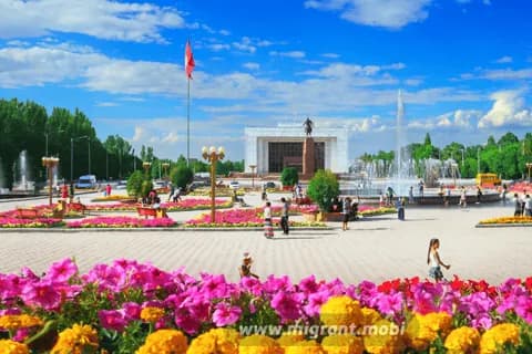 Bishkek: City Highlights Walking Tour