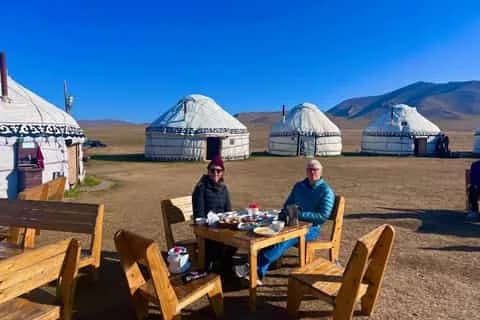 4-Day Issyk-Köl, Eagle Hunters & Nomad Life