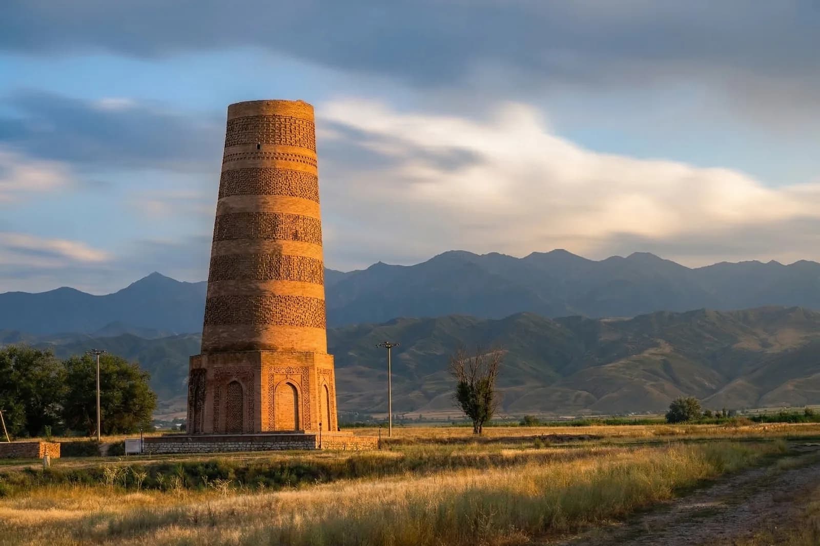 2 Days Issyk-Kul Lake, Canyons, Horse Riding & Yurt Stay