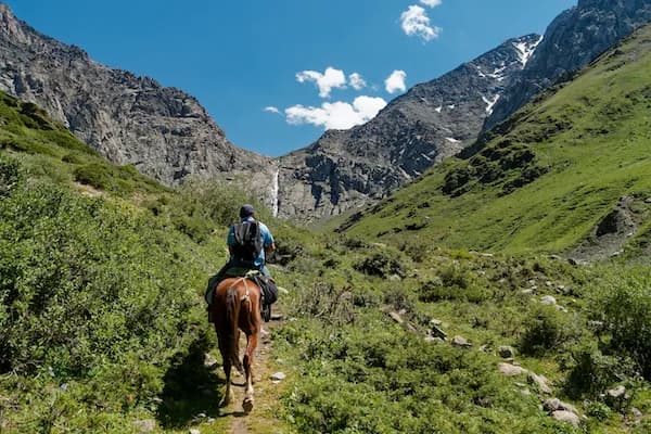 Bash-Kaiyndy to Kel-Suu via the Shaar Waterfall