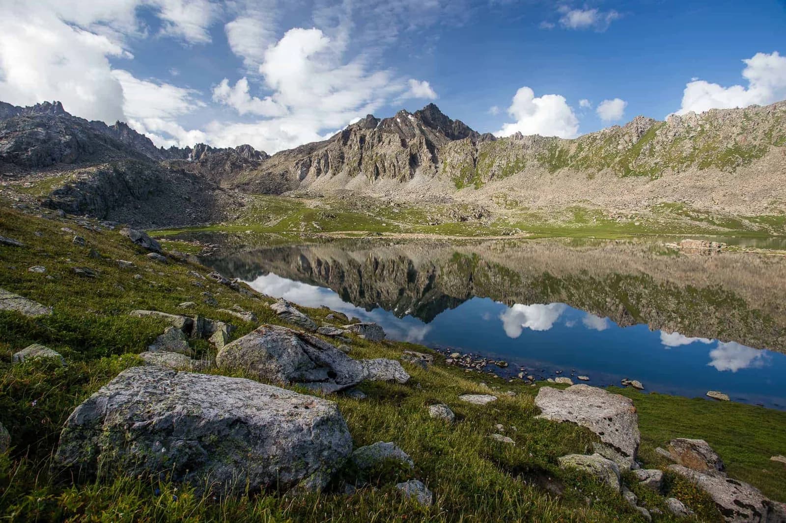Boz-Uchuk Lakes to Altyn-Arashan on Horseback