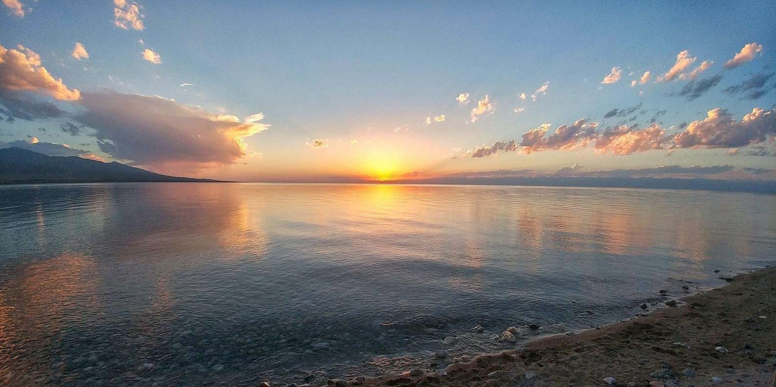 Immense and breathtaking Issyk Kul lake in 1 day