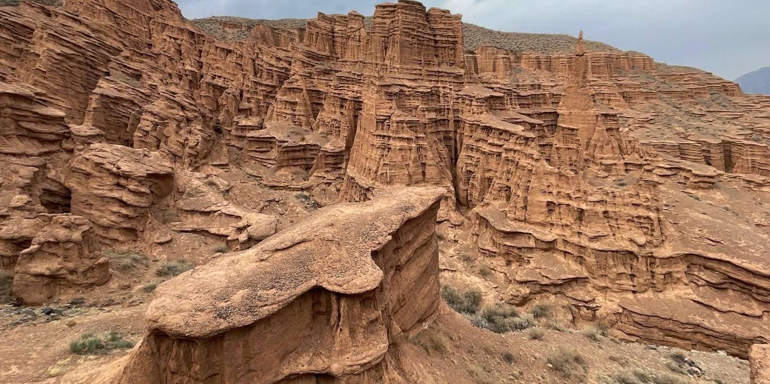4 in 1 day: Burana tower, Canyons, Issyk-Kul, hot springs